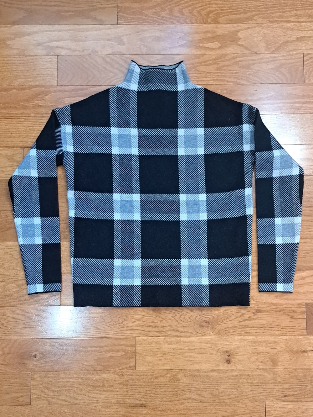 Max Studio Black and Gray Plaid Turtleneck Sweater